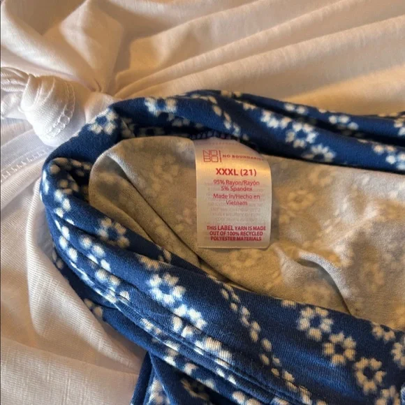 CUTE Spring Outfit - White Knot Front T-Shirt (NWT) & Maxi Skirt - 2XL - Picture 5 of 6